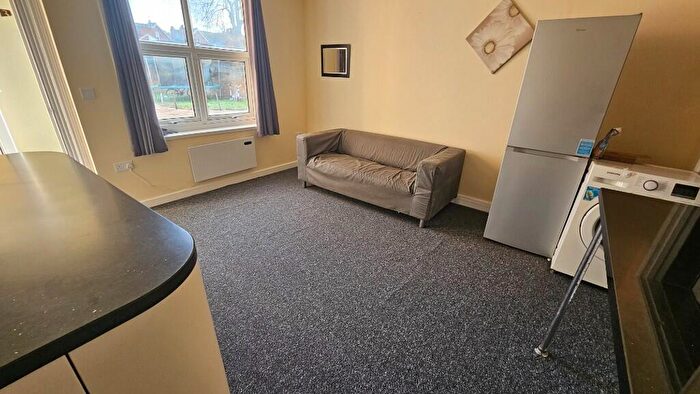 1 Bedroom Flat To Rent In Bulmershe Road, Reading, Berkshire, RG1