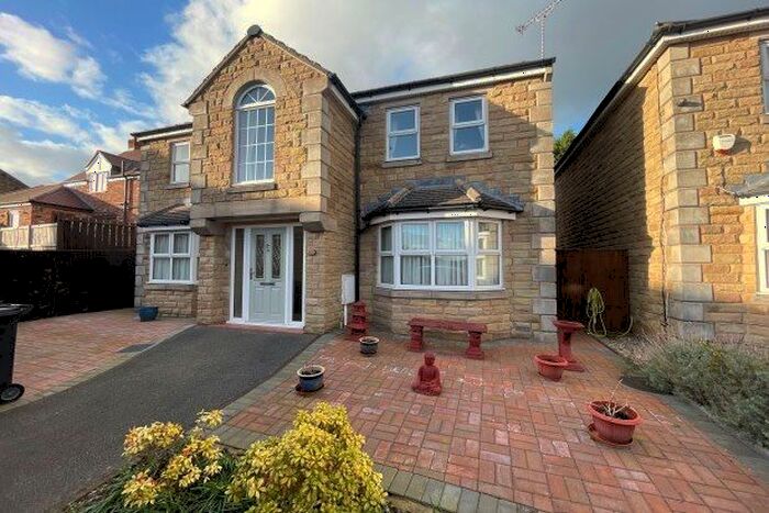 4 Bedroom Property To Rent In Helmsley Close, Chesterfield, S41