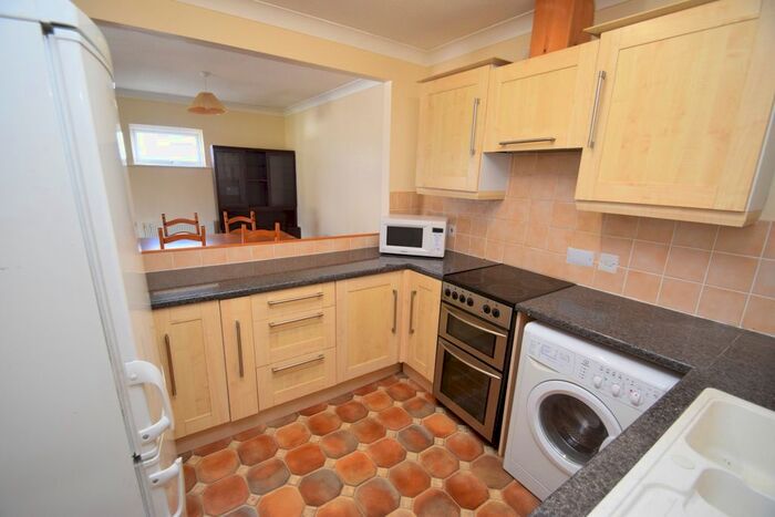 2 Bedroom Flat To Rent In Polwhaveral Terrace, Falmouth, TR11