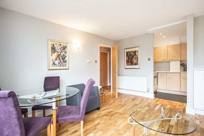 1 Bedroom Flat To Rent In Consort Rise, - Buckingham Palace Rd, Belgravia, London, SW1W