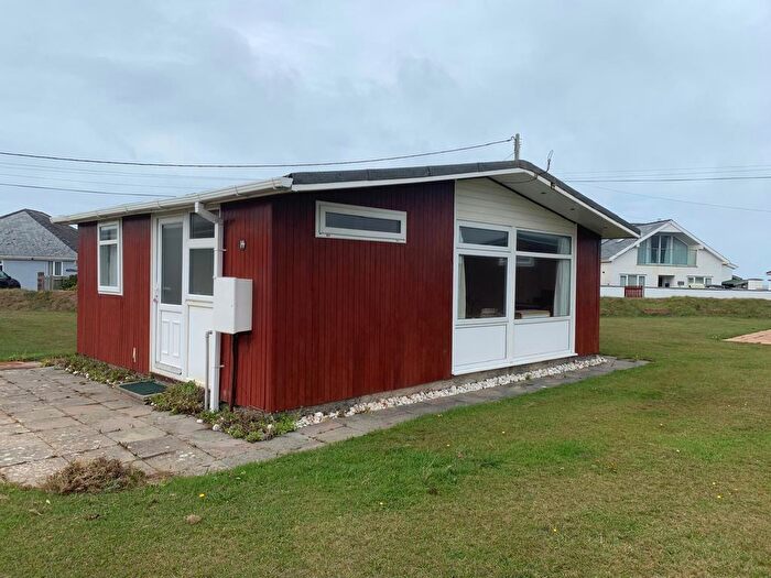 2 Bedroom Property For Sale In Bryn Y Mor Chalet Park, Tywyn, LL36