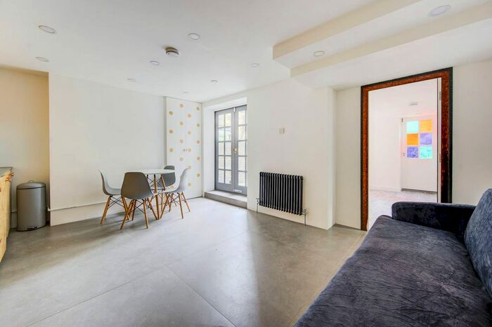 2 Bedroom Flat To Rent In Shirland Road, Queen's Park, London, W9