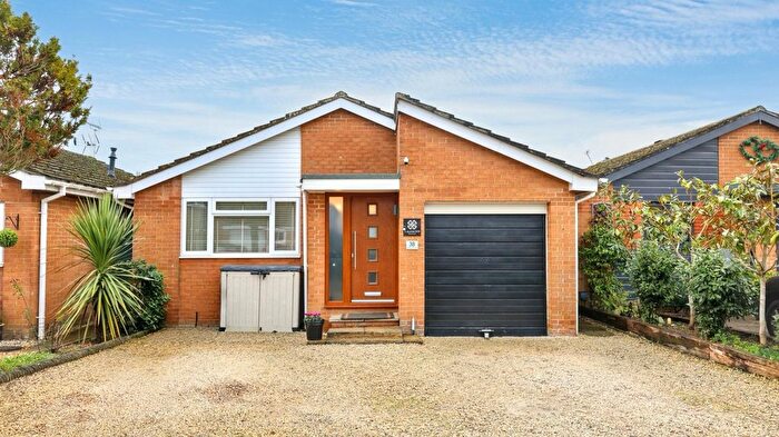 2 Bedroom Detached Bungalow For Sale In , Edgeworth Drive, Carterton, OX18