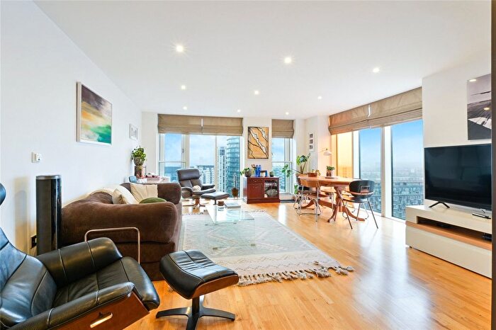 2 Bedroom Flat To Rent In Millharbour, London, E14