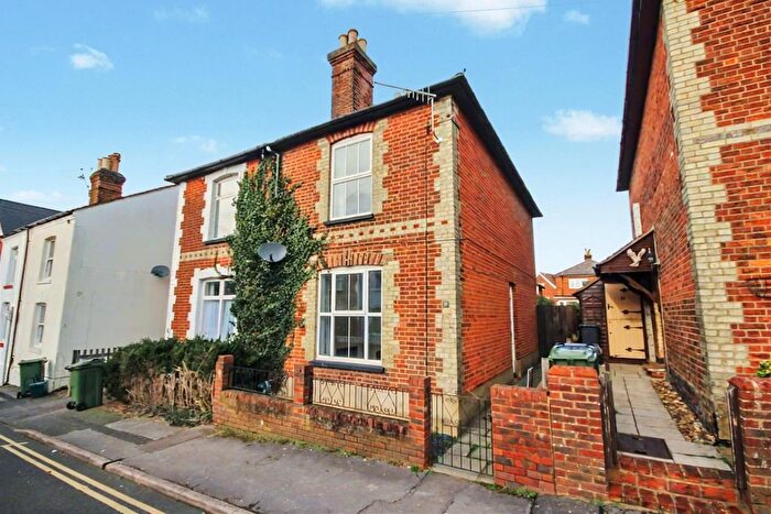 2 Bedroom Property To Rent In Queens Road, Guildford, GU1