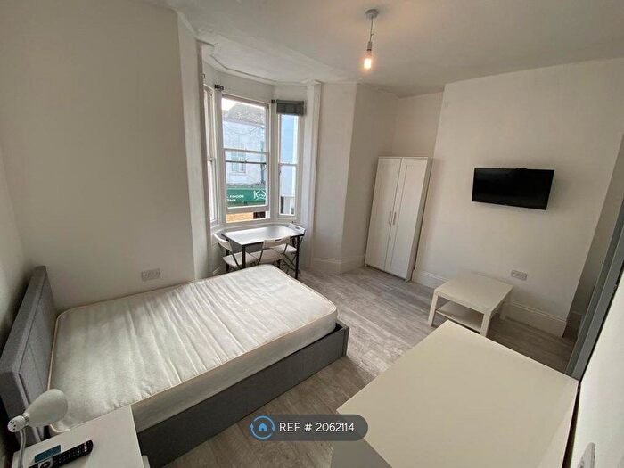 Studio To Rent In Norfolk Square, Brighton, BN1