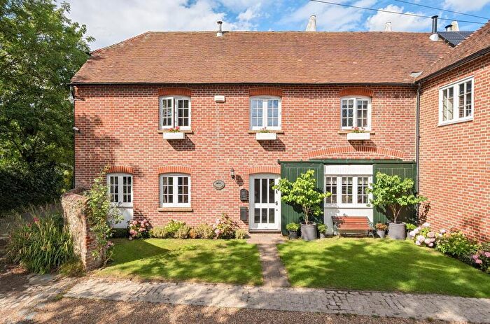 4 Bedroom Barn Conversion For Sale In Converted Grade Ii Listed Barn - West Malling, ME19