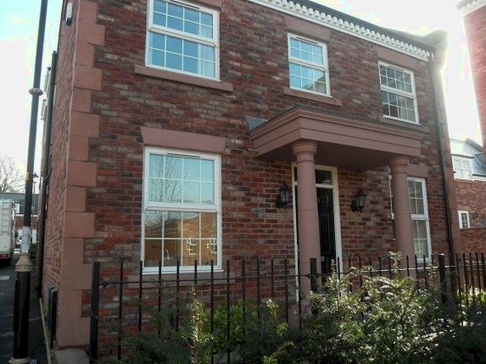 3 Bedroom Detached House To Rent In Woodland View, Hyde, SK14