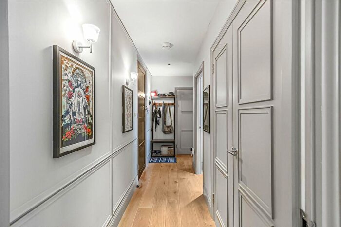 2 Bedroom Apartment For Sale In Worship Street, London, EC2A