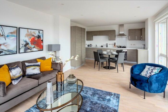 2 Bedroom Apartment To Rent In Solomon Way, London, E1