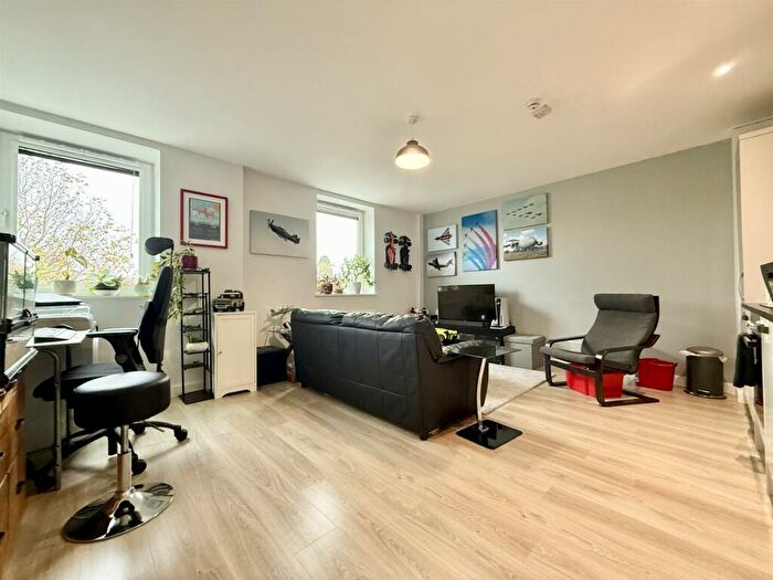 1 Bedroom Apartment For Sale In Barnwood, Gloucester, GL4