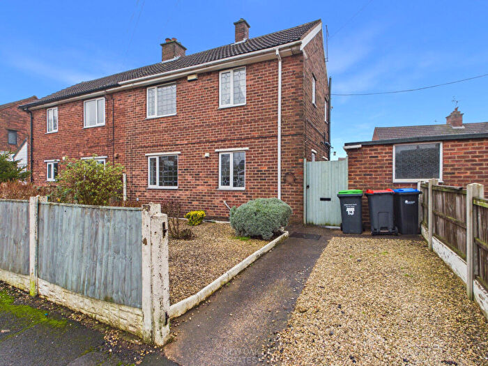 3 Bedroom Semi-Detached House For Sale In Lansbury Road, Sutton-In-Ashfield, NG17