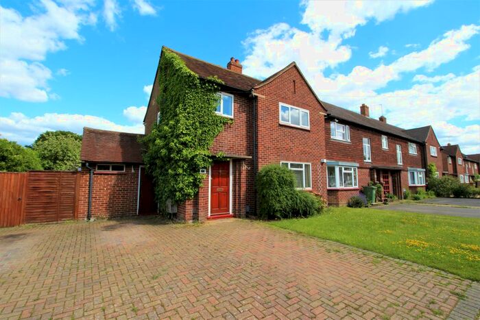 4 Bedroom End Of Terrace House To Rent In Yew Tree Drive, Guildford GU1