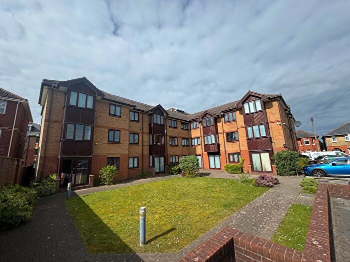 1 Bedroom Flat To Rent In Cleveland Road, Bournemouth, BH1