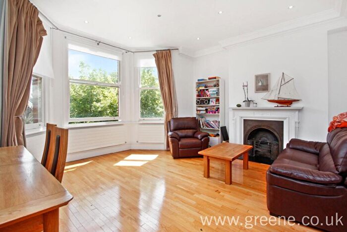 2 Bedroom Flat To Rent In Greencroft Gardens South Hampstead, NW6