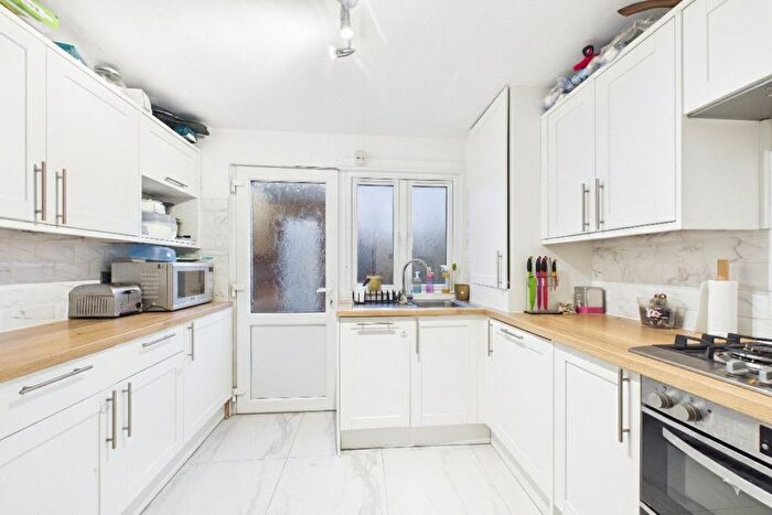 3 Bedroom Terraced House To Rent In Greenfields, Maidenhead, Berkshire, SL6