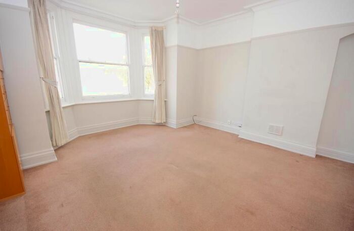 1 Bedroom Flat To Rent In Long Lane, Finchley, N3