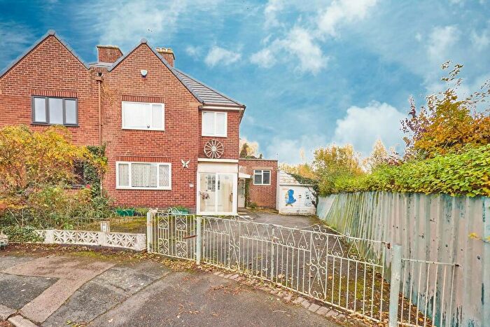 3 Bedroom Semi Detached House For Sale In East Close, Burbage, Hinckley, LE10