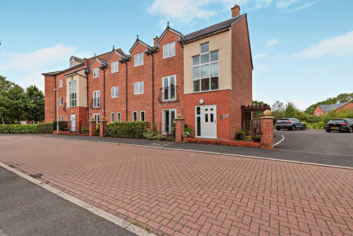 2 Bedroom Flat For Sale In Greenside, Preston, PR4