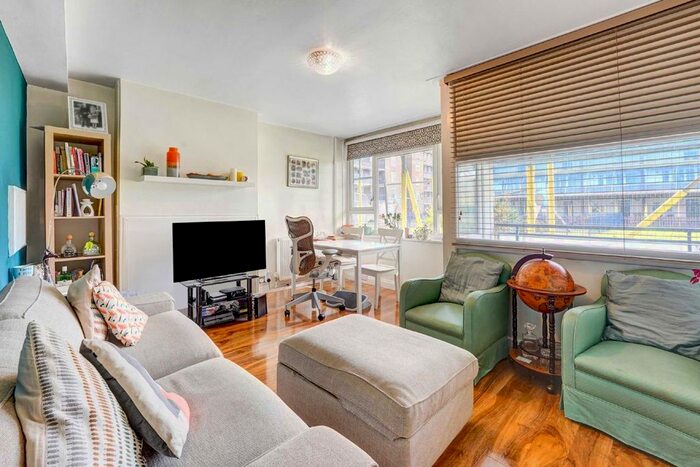 2 Bedroom Flat To Rent In Gosling Way, London, SW9