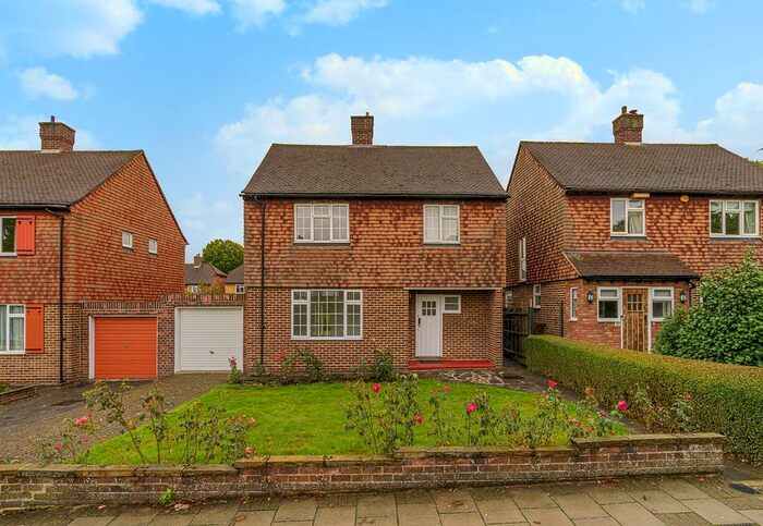 4 Bedroom Detached House To Rent In Gravel Road, Bromley, BR2
