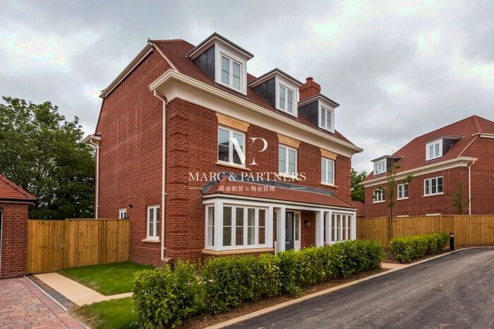 5 Bedroom Detached House To Rent In Lushington Drive, London, EN4