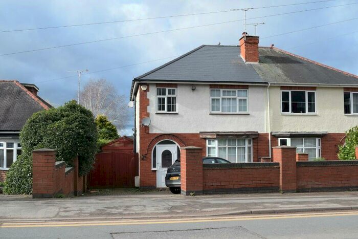 3 Bedroom Semi-Detached House To Rent In Rosliston Road, Burton-On-Trent, Staffordshire, DE15