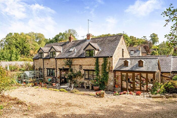 3 Bedroom Barn Conversion For Sale In Kettle End, Lois Weedon, NN12