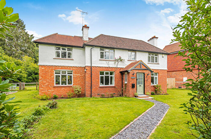 4 Bedroom Detached House For Sale In Guildford Road, Shamley Green, Guildford, Surrey, GU5