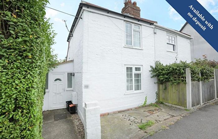 4 Bedroom Semi-Detached House To Rent In Rough Common Road, Rough Common, CT2