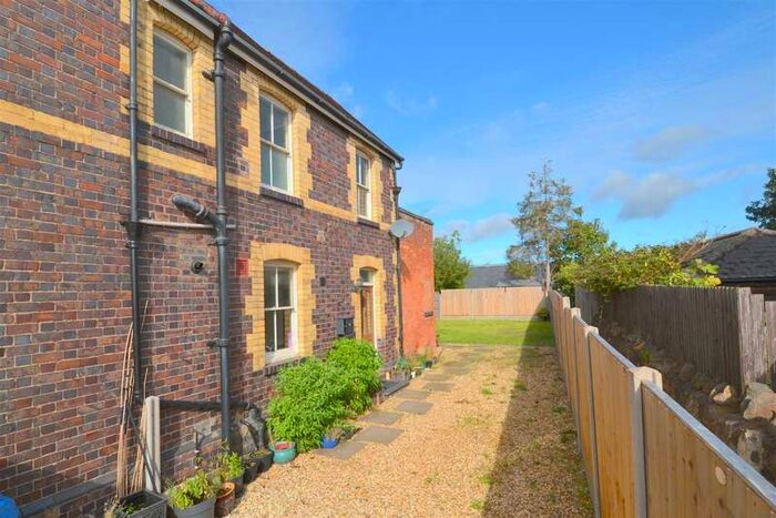 1 Bedroom Semi-Detached House To Rent In Victoria Park Road, Malvern, WR14