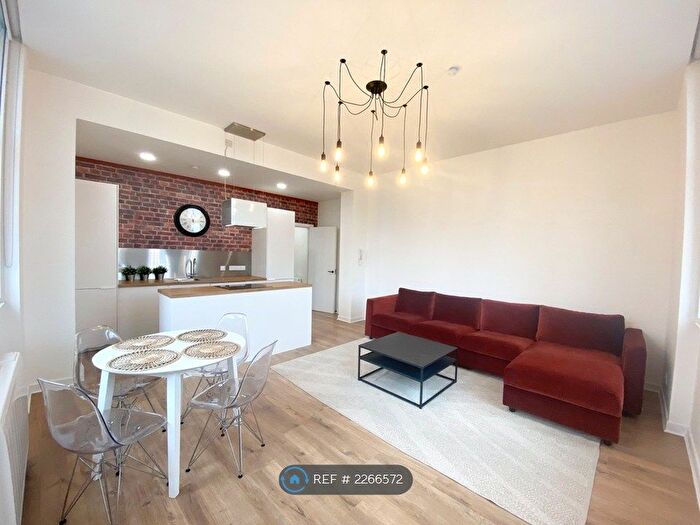 2 Bedroom Flat To Rent In Candleriggs, Glasgow, G1