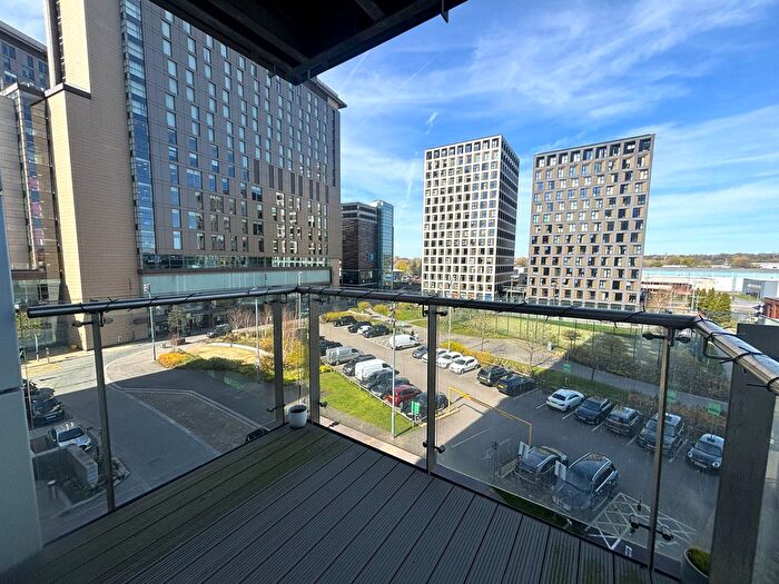 2 Bedroom Flat For Sale In Number One, Pink Building, Media City, Salford, M50