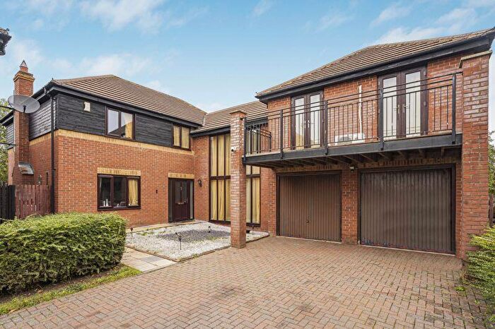 5 Bedroom Detached House For Sale In Winstanley Lane, Milton Keynes, MK5