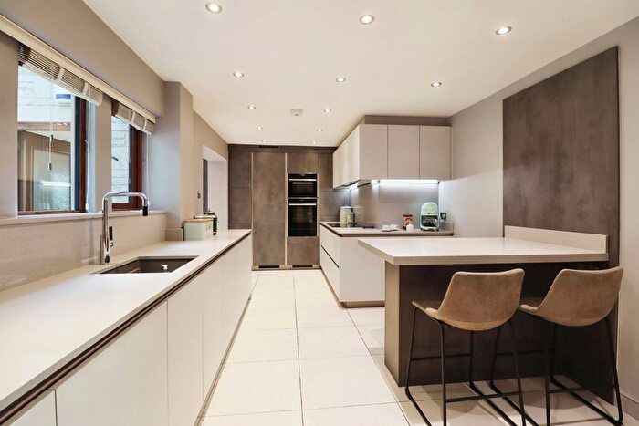 4 Bedroom Detached House For Sale In The Sycamores, Scawthorpe, Doncaster, DN5