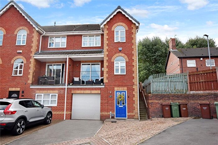 3 Bedroom End Of Terrace House For Sale In Holyrood Chase, Castleford, West Yorkshire, WF10
