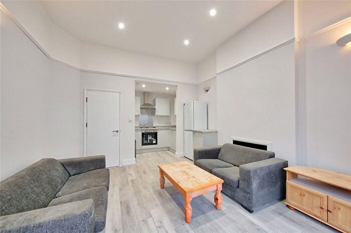 4 Bedroom Flat To Rent In Hayter Road, SW2