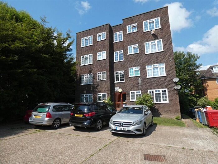 1 Bedroom Flat To Rent In Arborfield Close, Slough, Berkshire, SL1