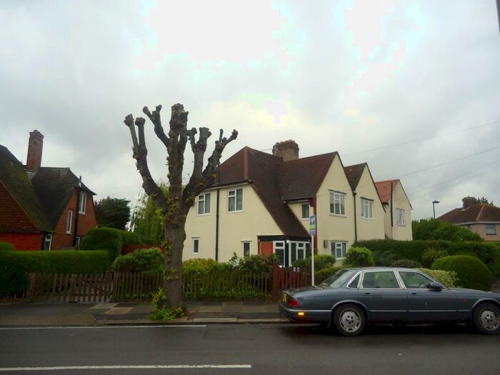 3 Bedroom Semi-Detached House To Rent In Sweet Briar Grove, Edmonton, N9