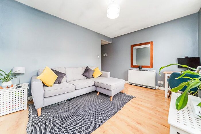 1 Bedroom Flat To Rent In Spanby Road, London, E3