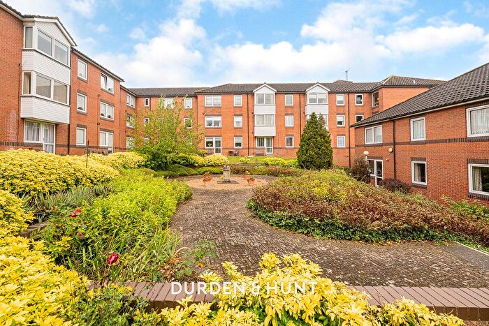 1 Bedroom Flat For Sale In Goldsmere Court, Hornchurch, RM11