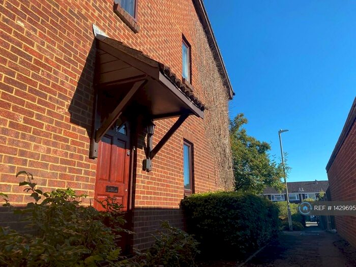 1 Bedroom Flat To Rent In Aldon Close, Maidstone, ME14