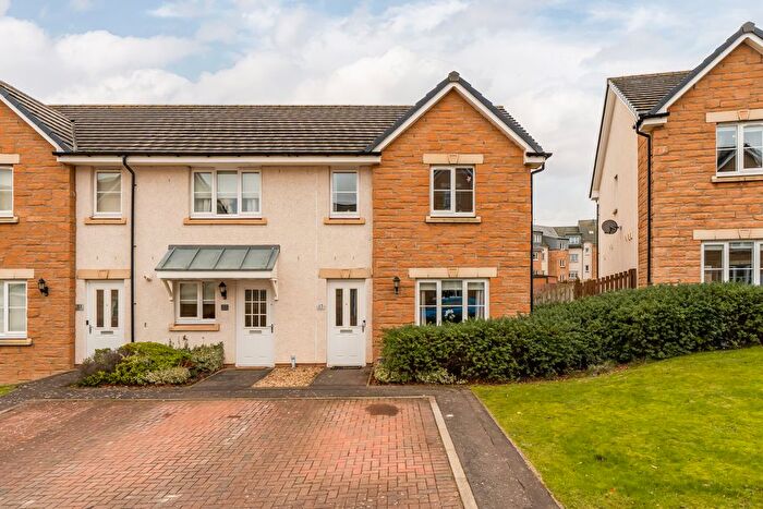 3 Bedroom End Of Terrace House For Sale In South Chesters Drive, Bonnyrigg, EH19