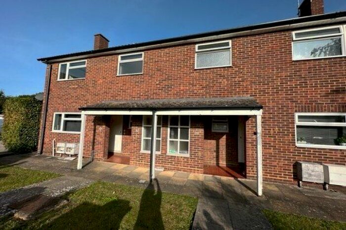 1 Bedroom Maisonette To Rent In Augustine Way, Chelmsford, CM3