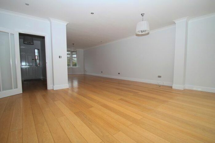 4 Bedroom Property To Rent In Wickham Court Road, West Wickham, BR4
