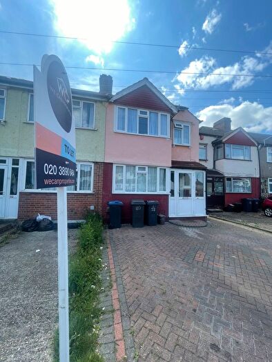 3 Bedroom End Of Terrace House To Rent In Windermere Road, London, SW16