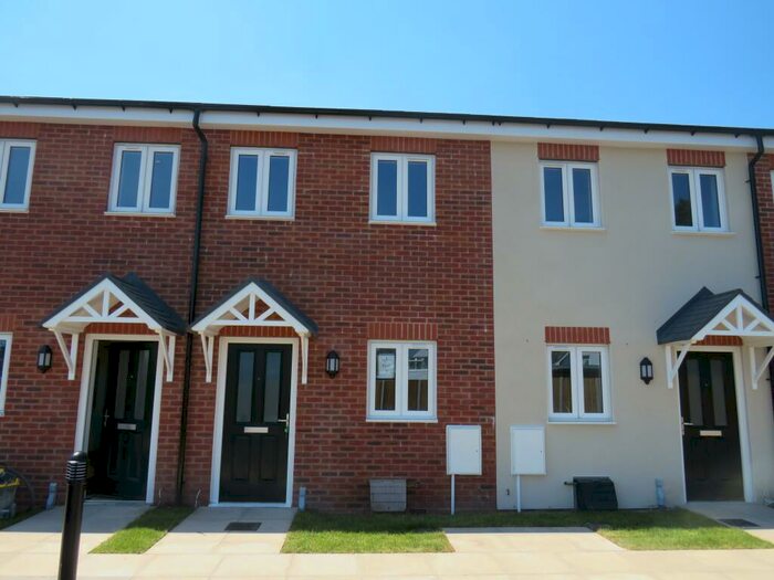 2 Bedroom House To Rent In High Oak, DY5