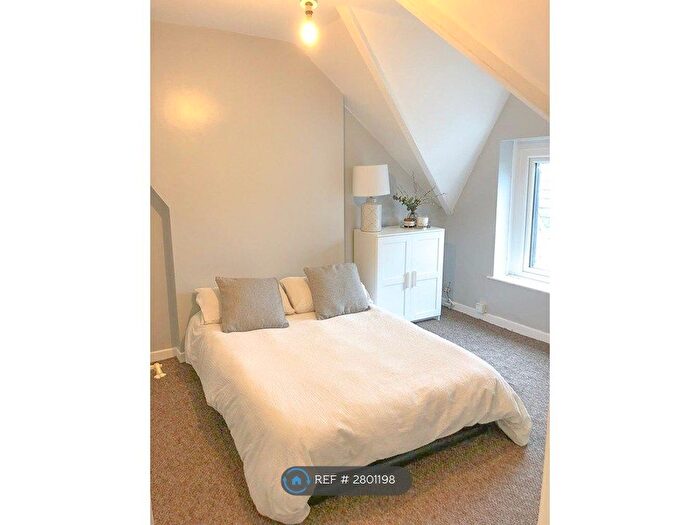 2 Bedroom Flat To Rent In Connaught Road, Cardiff, CF24