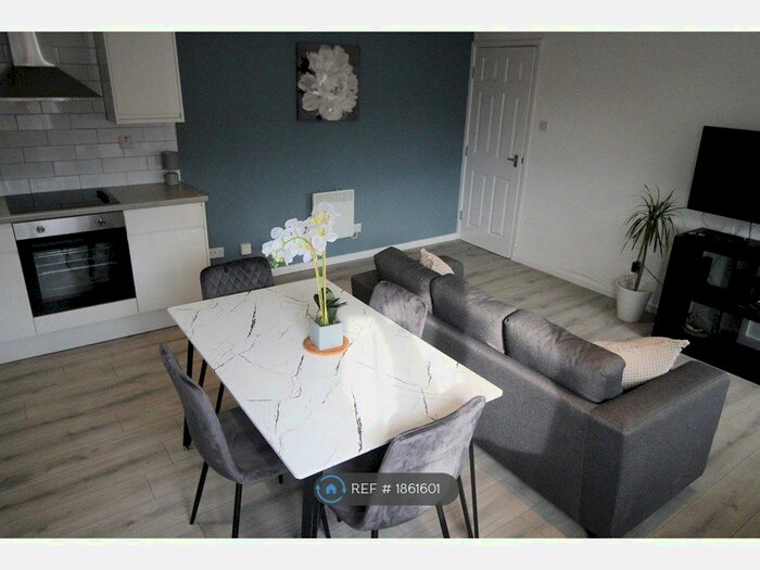 6 Bedroom Flat To Rent In Flats &amp;, Leeds, LS6
