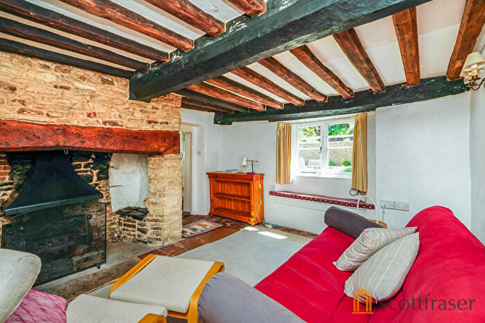 2 Bedroom Cottage To Rent In High Street, Finstock, OX7